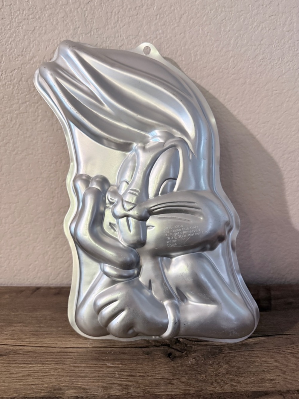 Vintage Bugs Bunny looney toons Bakeware Cake Pan Mold